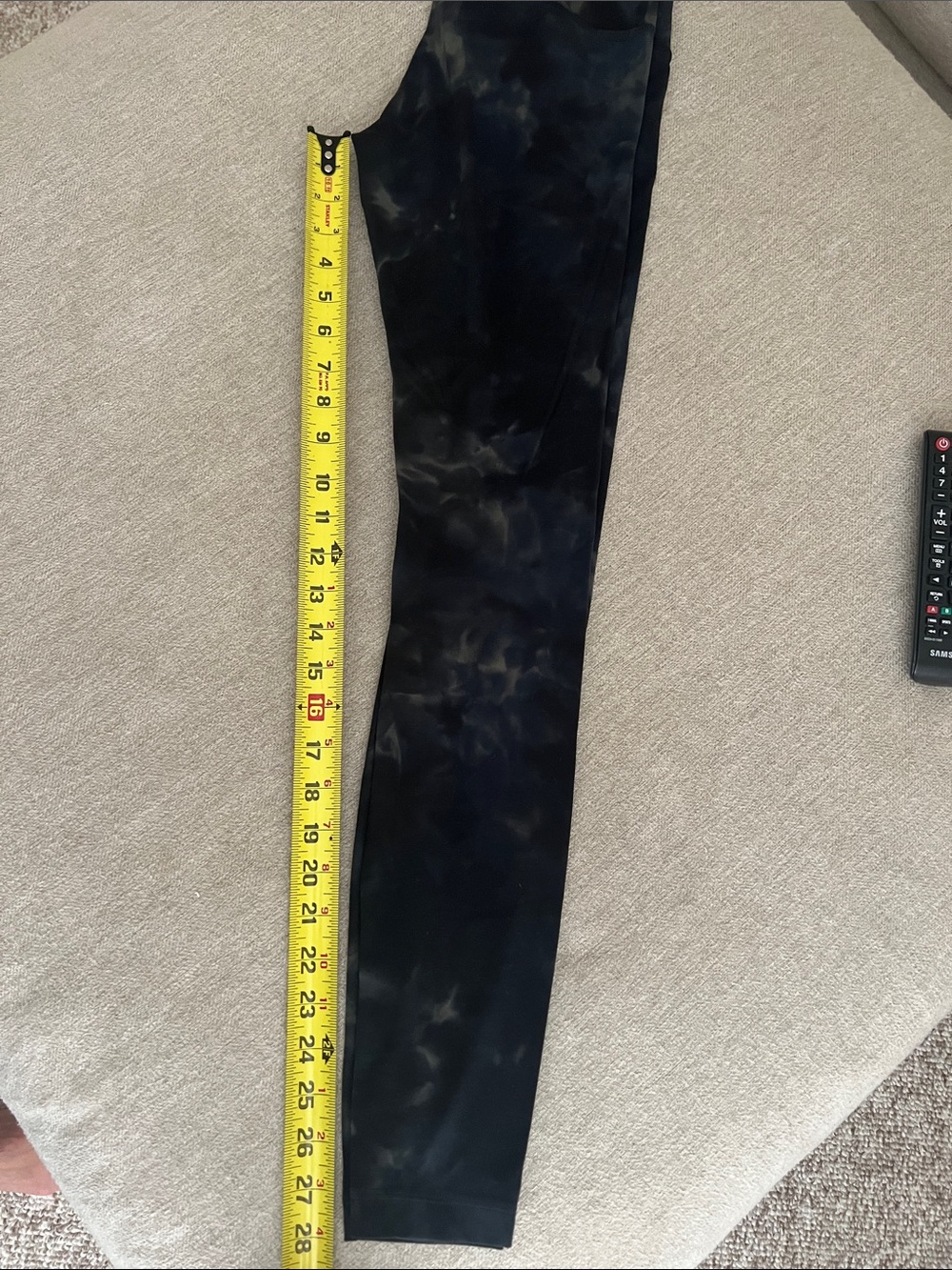 lululemon athletica align Faded Olive Tie-Dye High-Rise Leggings - 28” - Picture 7 of 9